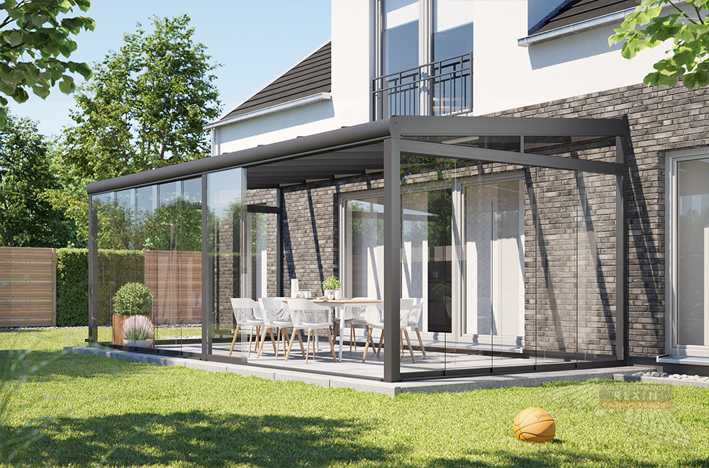 Alu-Terrassendach REXOpremium®, hier ergänzt mit Seitenkeilen und Glasschiebewänden.