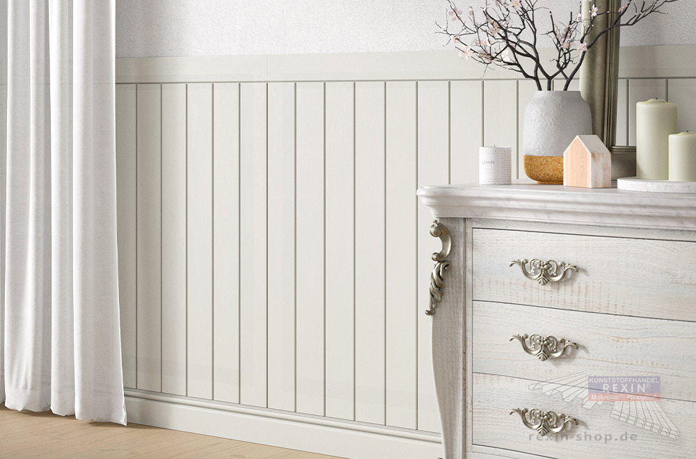 Wandpaneele 'Klassik', hier gestrichen in "Cloud Dancer", der Pantone-Farbe 2026.